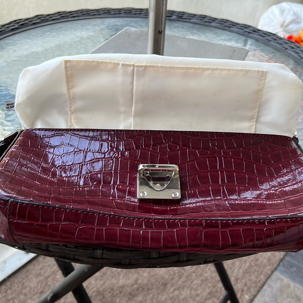 GUESS VINTAGE SHOULDER BAG - Picture 5 of 10